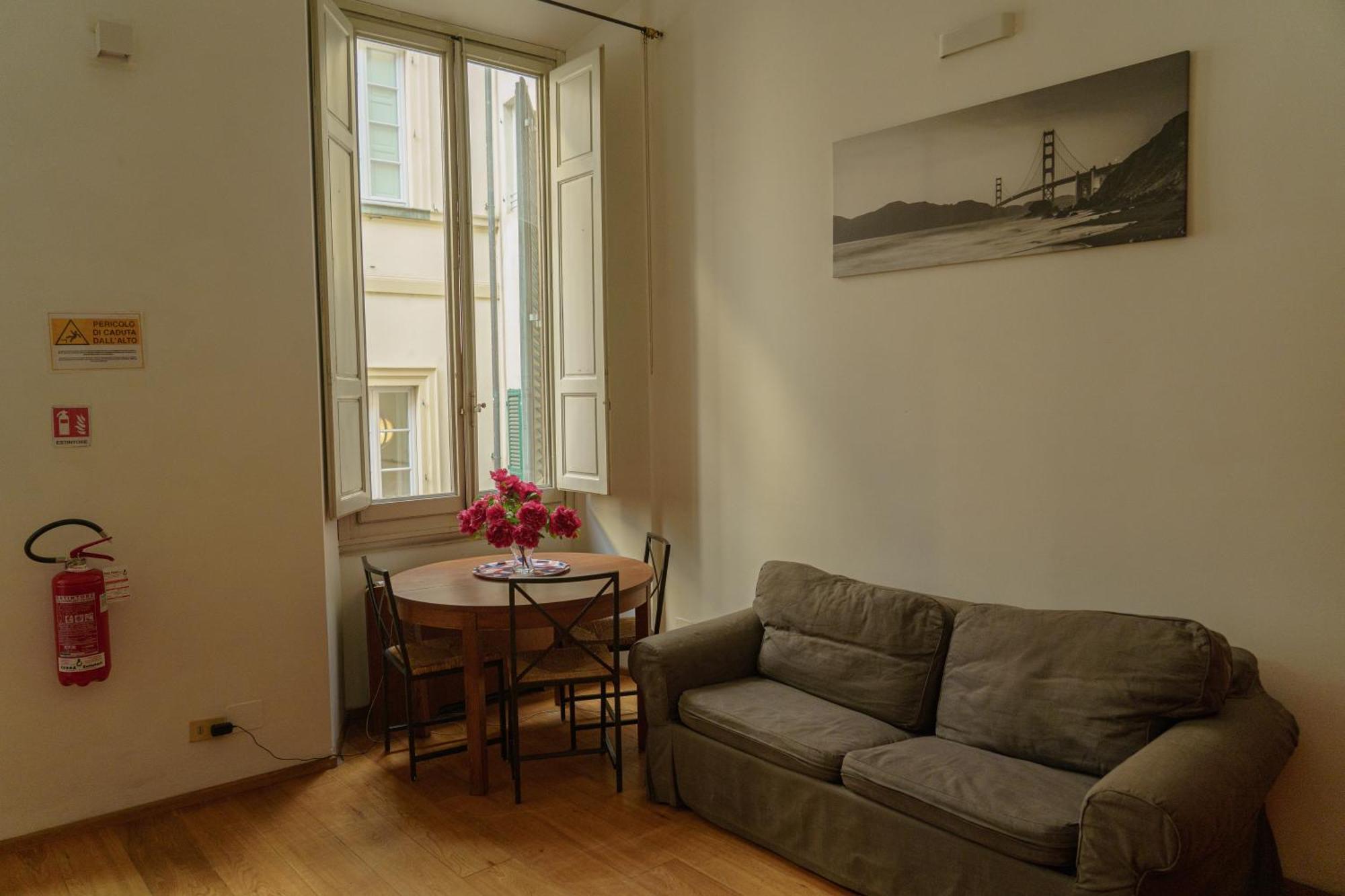 Nice One Bedroom In Historical Building Флоренция Екстериор снимка
